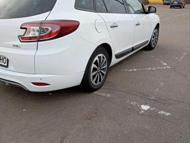 Белый Рено Меган, объемом двигателя 1.5 л и пробегом 235 тыс. км за 7000 $, фото 2 на Automoto.ua