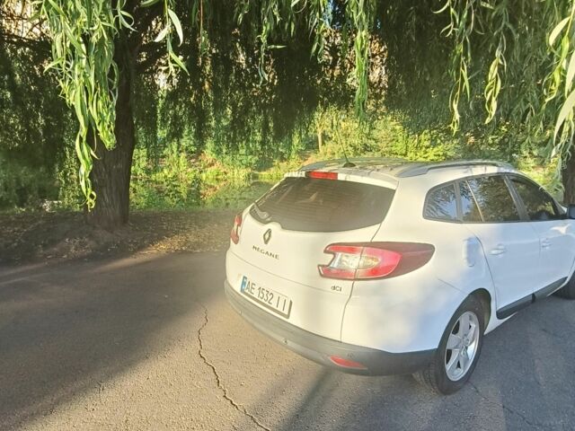 Білий Рено Меган, об'ємом двигуна 1.5 л та пробігом 164 тис. км за 7814 $, фото 2 на Automoto.ua