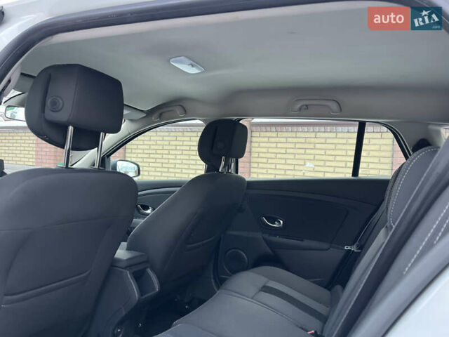 Білий Рено Меган, об'ємом двигуна 1.46 л та пробігом 239 тис. км за 7550 $, фото 25 на Automoto.ua