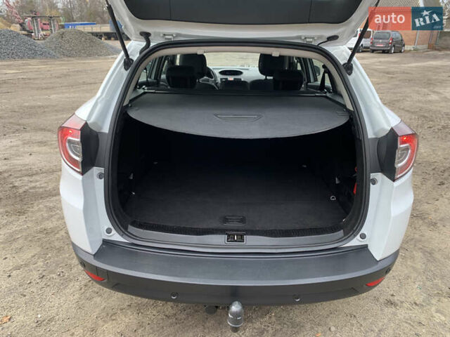 Белый Рено Меган, объемом двигателя 1.5 л и пробегом 221 тыс. км за 7200 $, фото 18 на Automoto.ua