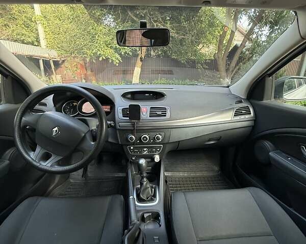 Білий Рено Меган, об'ємом двигуна 1.46 л та пробігом 156 тис. км за 7500 $, фото 18 на Automoto.ua