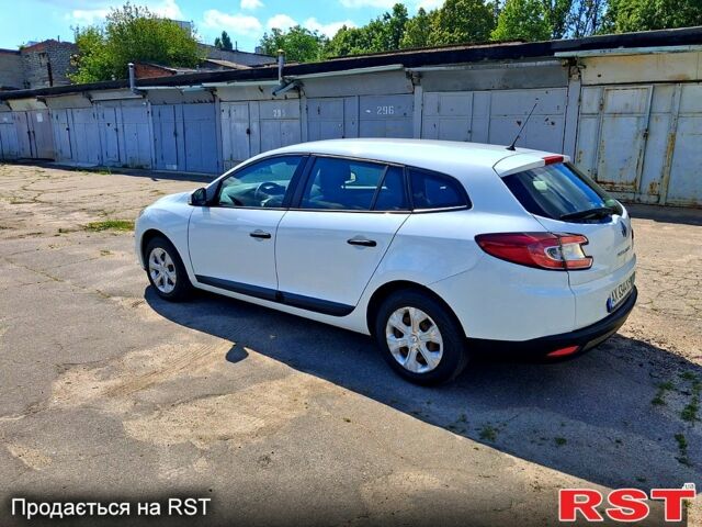 Белый Рено Меган, объемом двигателя 1.5 л и пробегом 270 тыс. км за 7800 $, фото 5 на Automoto.ua