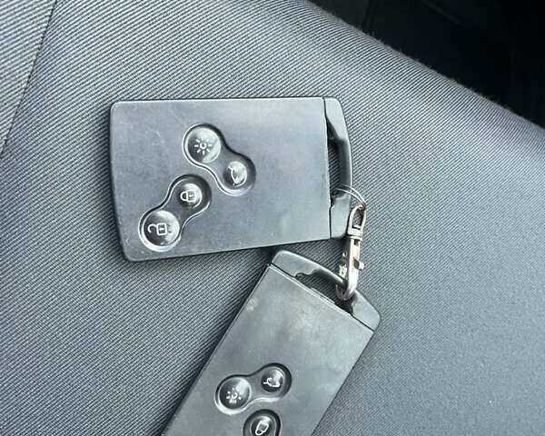 Білий Рено Меган, об'ємом двигуна 1.46 л та пробігом 239 тис. км за 7550 $, фото 20 на Automoto.ua