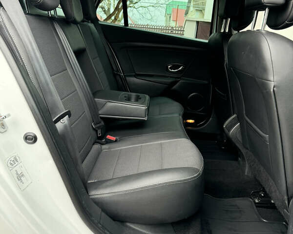 Белый Рено Меган, объемом двигателя 1.5 л и пробегом 201 тыс. км за 8750 $, фото 61 на Automoto.ua