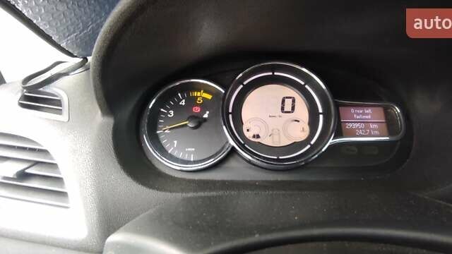 Білий Рено Меган, об'ємом двигуна 1.46 л та пробігом 293 тис. км за 7199 $, фото 4 на Automoto.ua