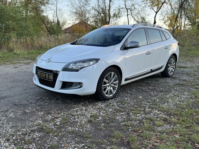 Белый Рено Меган, объемом двигателя 0 л и пробегом 222 тыс. км за 3799 $, фото 2 на Automoto.ua