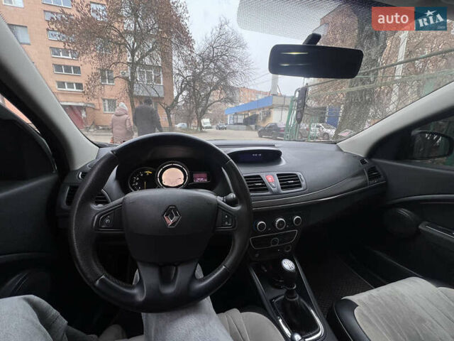 Белый Рено Меган, объемом двигателя 1.46 л и пробегом 280 тыс. км за 7600 $, фото 3 на Automoto.ua