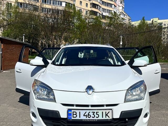 Білий Рено Меган, об'ємом двигуна 1.5 л та пробігом 227 тис. км за 7500 $, фото 8 на Automoto.ua