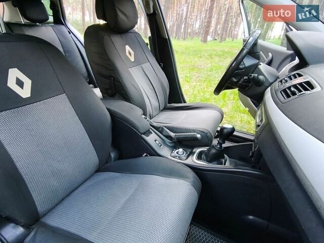 Белый Рено Меган, объемом двигателя 1.46 л и пробегом 291 тыс. км за 7100 $, фото 34 на Automoto.ua