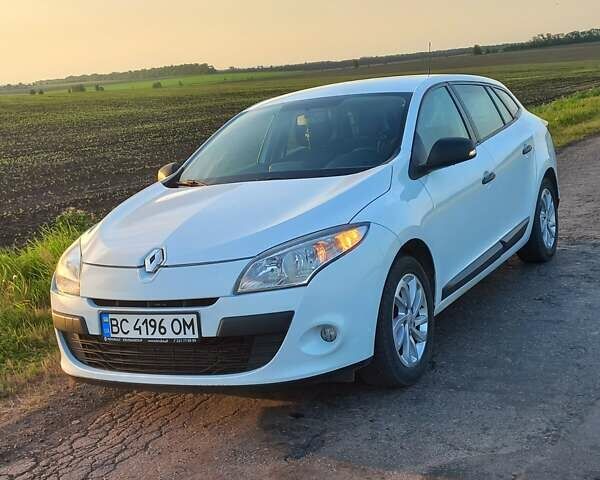 Білий Рено Меган, об'ємом двигуна 1.5 л та пробігом 330 тис. км за 6900 $, фото 2 на Automoto.ua