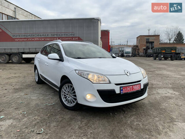 Белый Рено Меган, объемом двигателя 1.5 л и пробегом 221 тыс. км за 7200 $, фото 4 на Automoto.ua