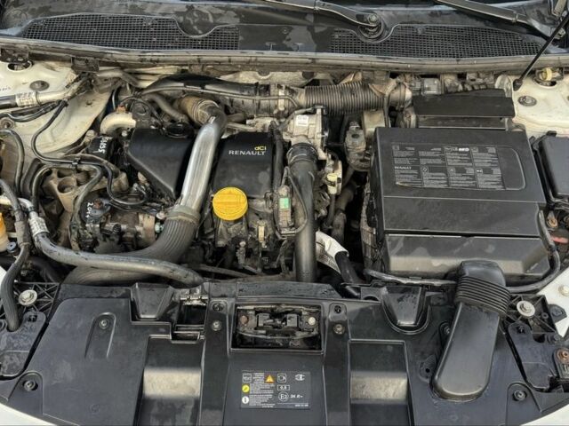 Белый Рено Меган, объемом двигателя 1.5 л и пробегом 250 тыс. км за 7700 $, фото 8 на Automoto.ua