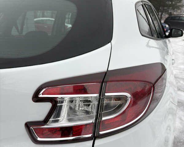 Белый Рено Меган, объемом двигателя 1.6 л и пробегом 250 тыс. км за 7100 $, фото 60 на Automoto.ua