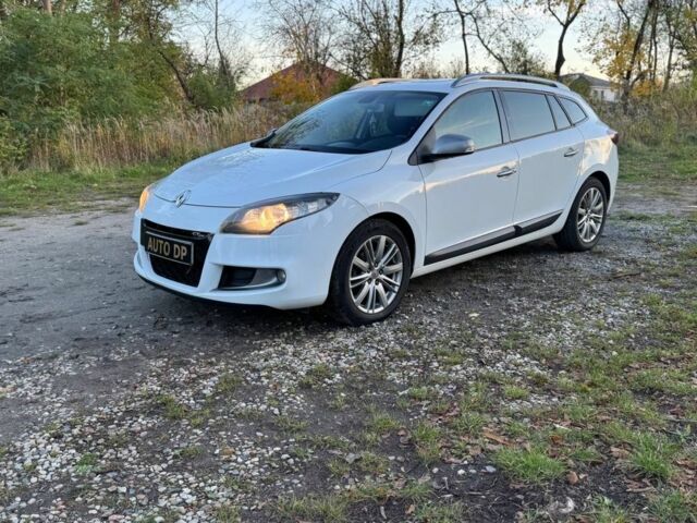 Белый Рено Меган, объемом двигателя 1.9 л и пробегом 272 тыс. км за 3999 $, фото 1 на Automoto.ua