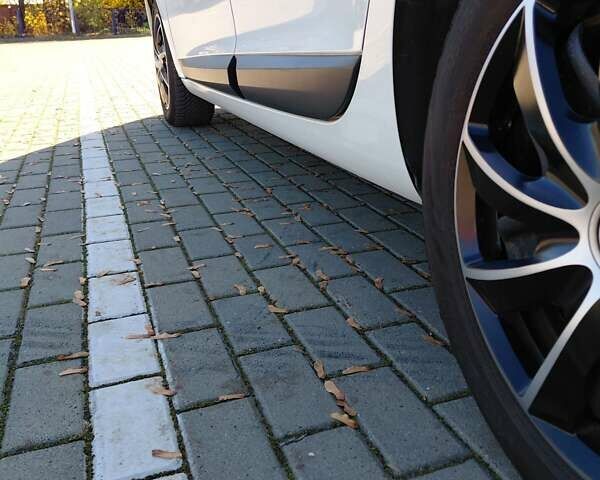 Белый Рено Меган, объемом двигателя 1.6 л и пробегом 234 тыс. км за 6700 $, фото 13 на Automoto.ua