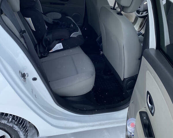 Белый Рено Меган, объемом двигателя 1.46 л и пробегом 253 тыс. км за 7500 $, фото 8 на Automoto.ua