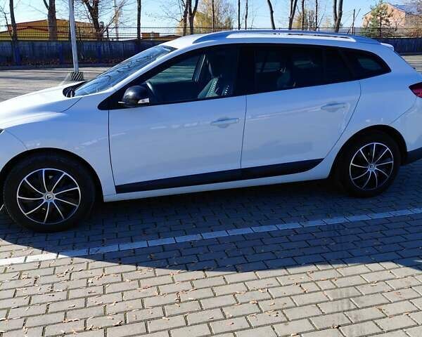 Белый Рено Меган, объемом двигателя 1.6 л и пробегом 234 тыс. км за 6700 $, фото 4 на Automoto.ua