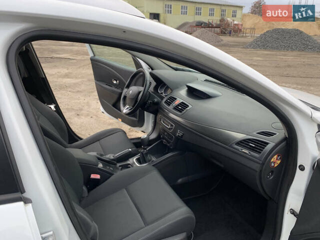 Белый Рено Меган, объемом двигателя 1.5 л и пробегом 221 тыс. км за 7200 $, фото 22 на Automoto.ua