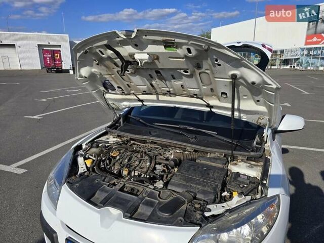Рено Меган 2011 у Дніпро (Дніпропетровську) на Automoto.ua Білий Рено Меган, об'ємом двигуна 2 л та пробігом 218 тис. км за 8000 $, фото 18 на Automoto.ua