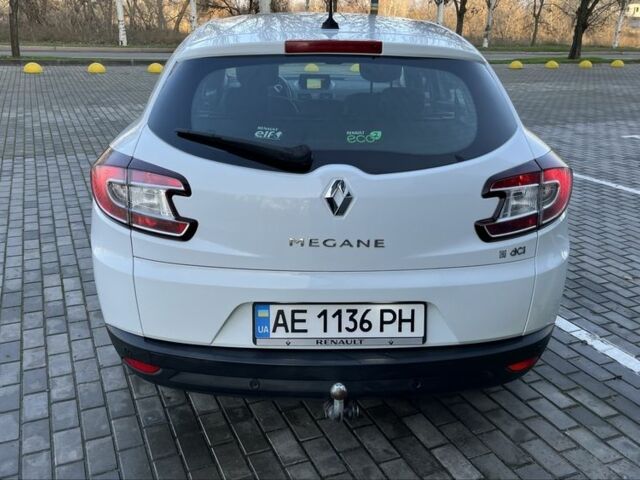 Белый Рено Меган, объемом двигателя 1.5 л и пробегом 250 тыс. км за 7700 $, фото 17 на Automoto.ua