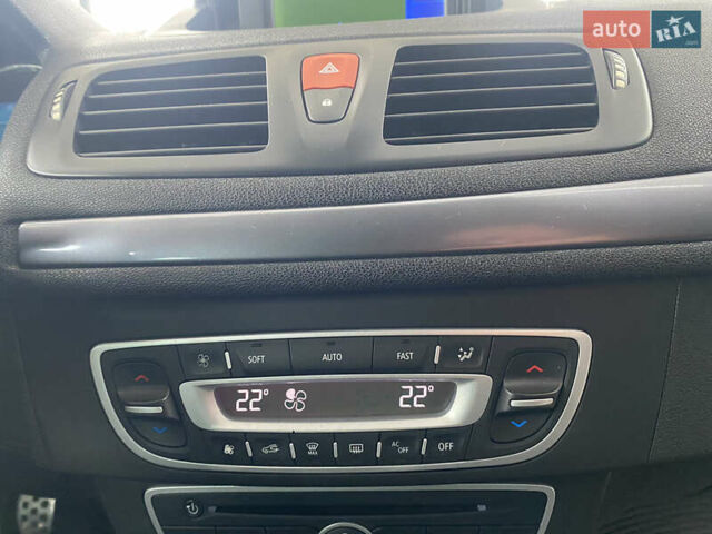 Белый Рено Меган, объемом двигателя 1.5 л и пробегом 150 тыс. км за 8500 $, фото 32 на Automoto.ua