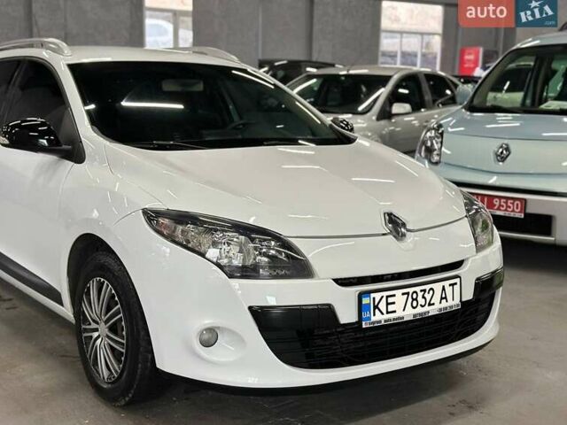 Белый Рено Меган, объемом двигателя 1.46 л и пробегом 332 тыс. км за 7699 $, фото 8 на Automoto.ua