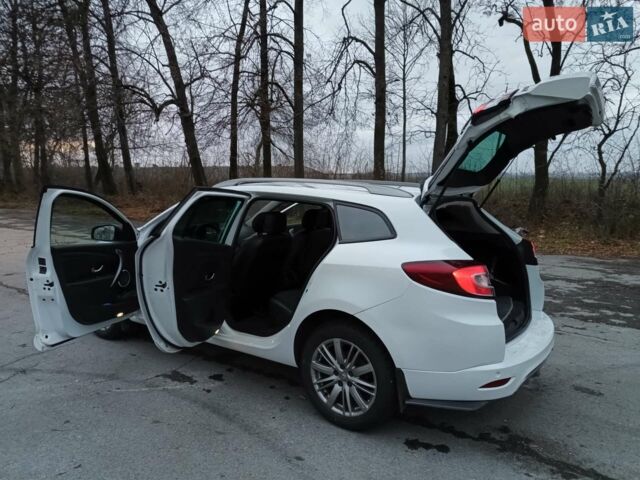 Білий Рено Меган, об'ємом двигуна 1.46 л та пробігом 307 тис. км за 8400 $, фото 2 на Automoto.ua