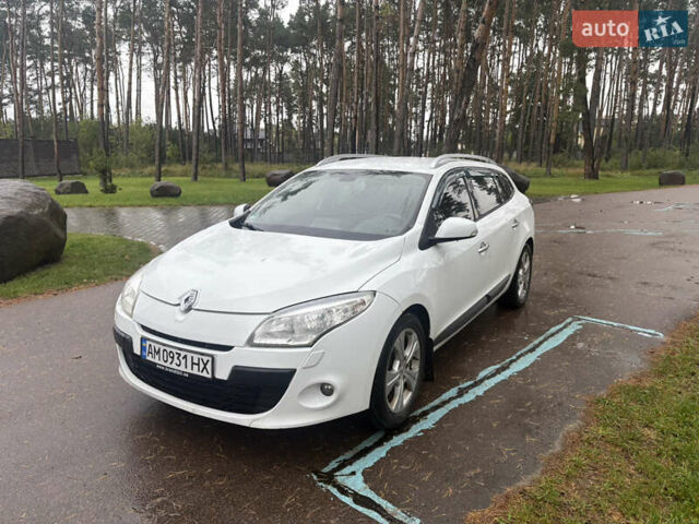 Белый Рено Меган, объемом двигателя 1.46 л и пробегом 310 тыс. км за 5500 $, фото 1 на Automoto.ua