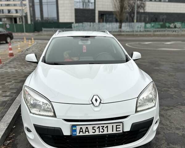 Белый Рено Меган, объемом двигателя 1.46 л и пробегом 255 тыс. км за 7500 $, фото 16 на Automoto.ua