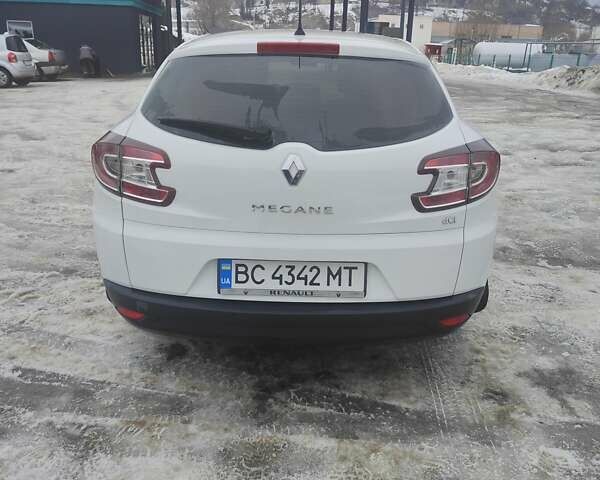 Белый Рено Меган, объемом двигателя 1.5 л и пробегом 207 тыс. км за 6700 $, фото 5 на Automoto.ua