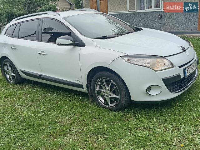Белый Рено Меган, объемом двигателя 1.46 л и пробегом 278 тыс. км за 6700 $, фото 9 на Automoto.ua