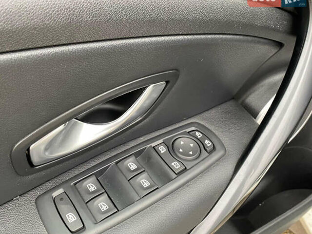 Белый Рено Меган, объемом двигателя 1.9 л и пробегом 237 тыс. км за 7800 $, фото 15 на Automoto.ua