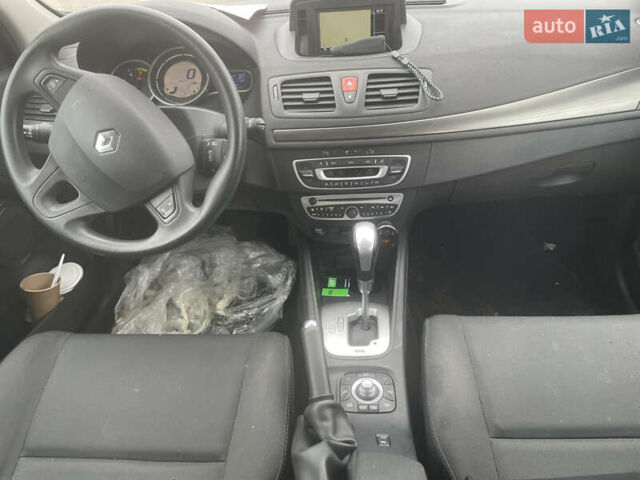 Белый Рено Меган, объемом двигателя 1.5 л и пробегом 173 тыс. км за 8400 $, фото 9 на Automoto.ua