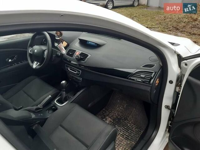 Белый Рено Меган, объемом двигателя 1.5 л и пробегом 290 тыс. км за 6700 $, фото 8 на Automoto.ua