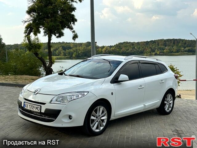 Белый Рено Меган, объемом двигателя 1.5 л и пробегом 300 тыс. км за 7800 $, фото 6 на Automoto.ua
