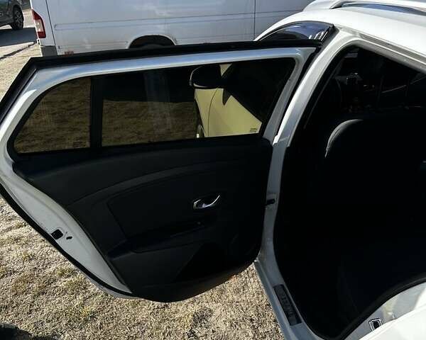 Білий Рено Меган, об'ємом двигуна 1.5 л та пробігом 292 тис. км за 5950 $, фото 12 на Automoto.ua