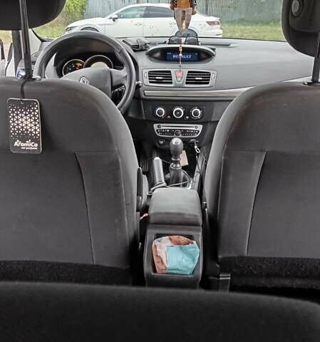 Білий Рено Меган, об'ємом двигуна 1.46 л та пробігом 267 тис. км за 6500 $, фото 43 на Automoto.ua
