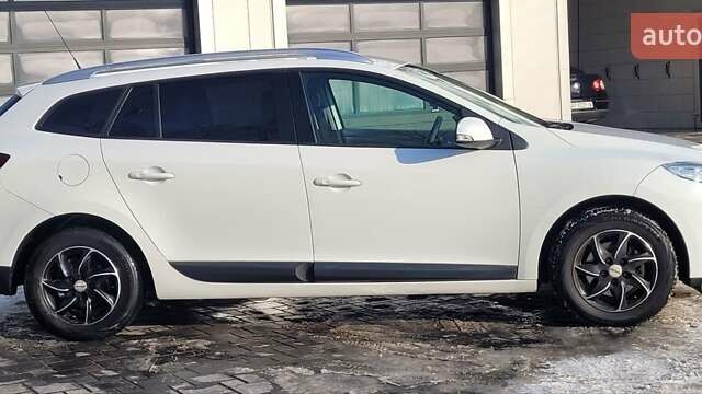 Білий Рено Меган, об'ємом двигуна 1.6 л та пробігом 200 тис. км за 8200 $, фото 16 на Automoto.ua