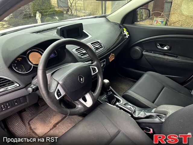 Белый Рено Меган, объемом двигателя 1.5 л и пробегом 275 тыс. км за 6000 $, фото 4 на Automoto.ua