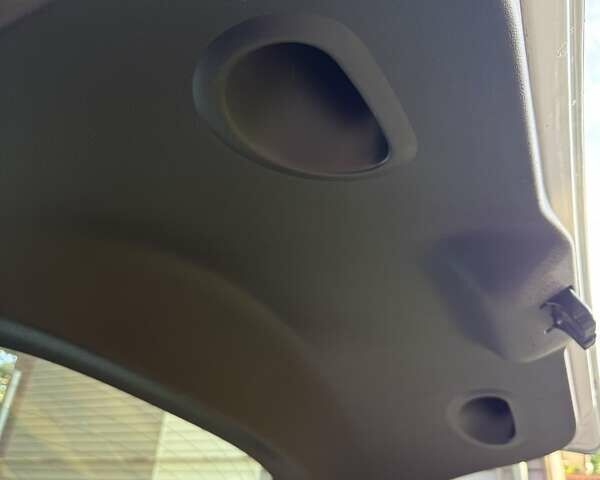 Білий Рено Меган, об'ємом двигуна 1.46 л та пробігом 156 тис. км за 7500 $, фото 24 на Automoto.ua