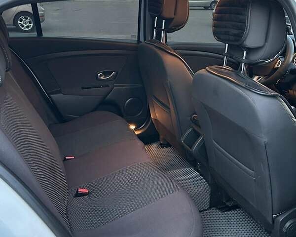 Белый Рено Меган, объемом двигателя 1.46 л и пробегом 198 тыс. км за 7900 $, фото 2 на Automoto.ua