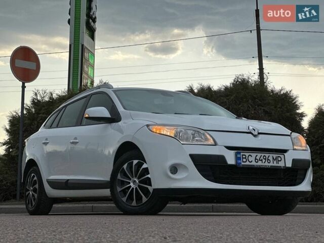Белый Рено Меган, объемом двигателя 1.46 л и пробегом 302 тыс. км за 5950 $, фото 4 на Automoto.ua