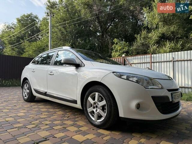 Білий Рено Меган, об'ємом двигуна 1.46 л та пробігом 156 тис. км за 7500 $, фото 3 на Automoto.ua