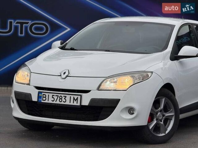 Білий Рено Меган, об'ємом двигуна 1.46 л та пробігом 198 тис. км за 6999 $, фото 1 на Automoto.ua