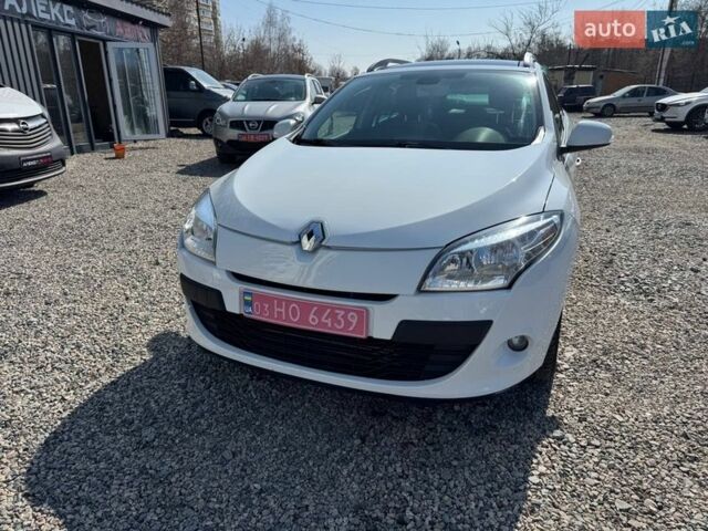 Белый Рено Меган, объемом двигателя 1.5 л и пробегом 221 тыс. км за 7600 $, фото 4 на Automoto.ua