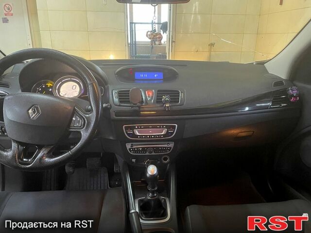 Белый Рено Меган, объемом двигателя 1.5 л и пробегом 34300 тыс. км за 6500 $, фото 5 на Automoto.ua