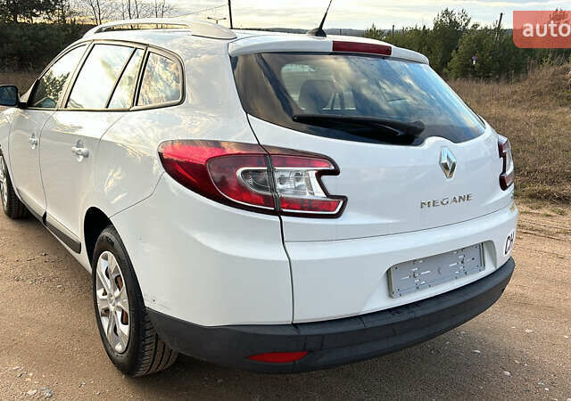 Білий Рено Меган, об'ємом двигуна 1.5 л та пробігом 230 тис. км за 7500 $, фото 3 на Automoto.ua