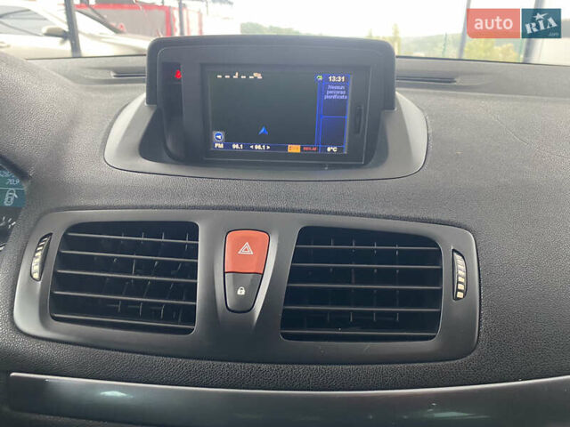 Белый Рено Меган, объемом двигателя 1.5 л и пробегом 150 тыс. км за 8500 $, фото 33 на Automoto.ua