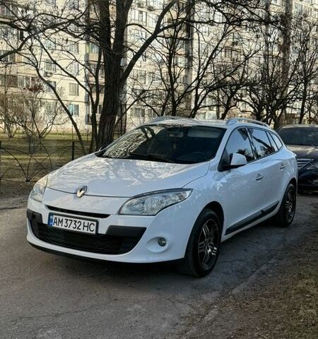 Белый Рено Меган, объемом двигателя 1.46 л и пробегом 289 тыс. км за 6700 $, фото 1 на Automoto.ua