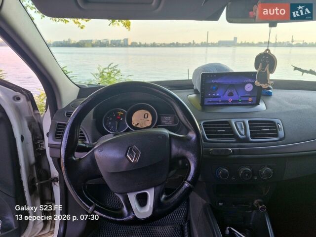 Білий Рено Меган, об'ємом двигуна 1.46 л та пробігом 313 тис. км за 5200 $, фото 6 на Automoto.ua